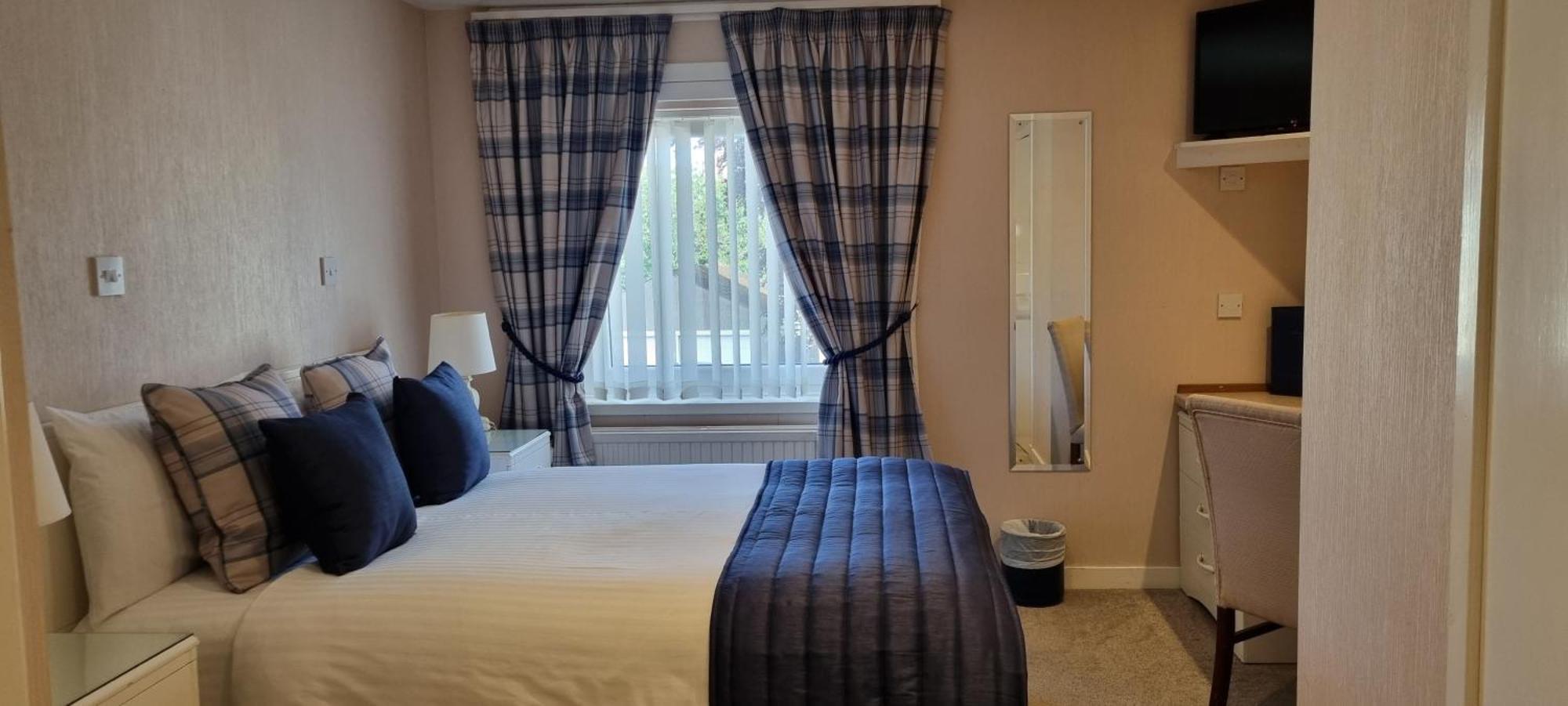 Sunninghill Hotel Elgin Exterior photo