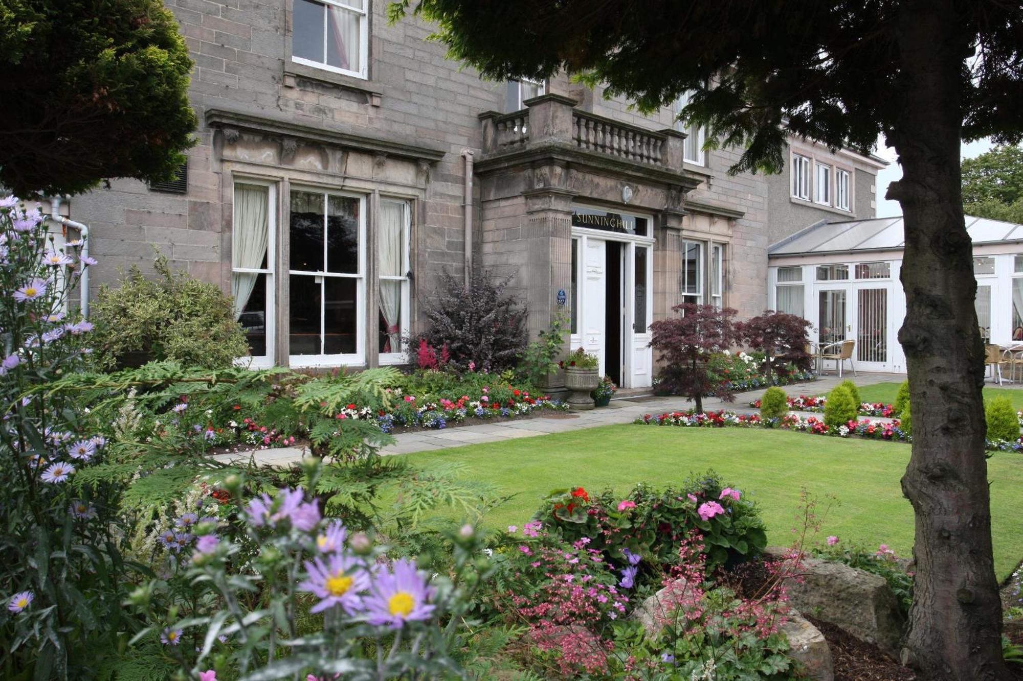 Sunninghill Hotel Elgin Exterior photo